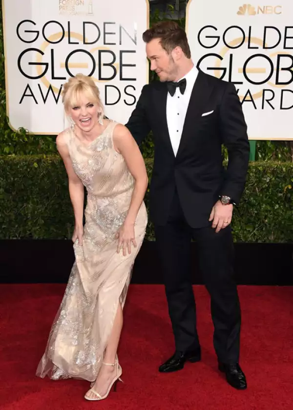 El matrimonio, comformado por los esposos y actores Anna Faris y Chris Pratt, se divirtió en la red carpet.