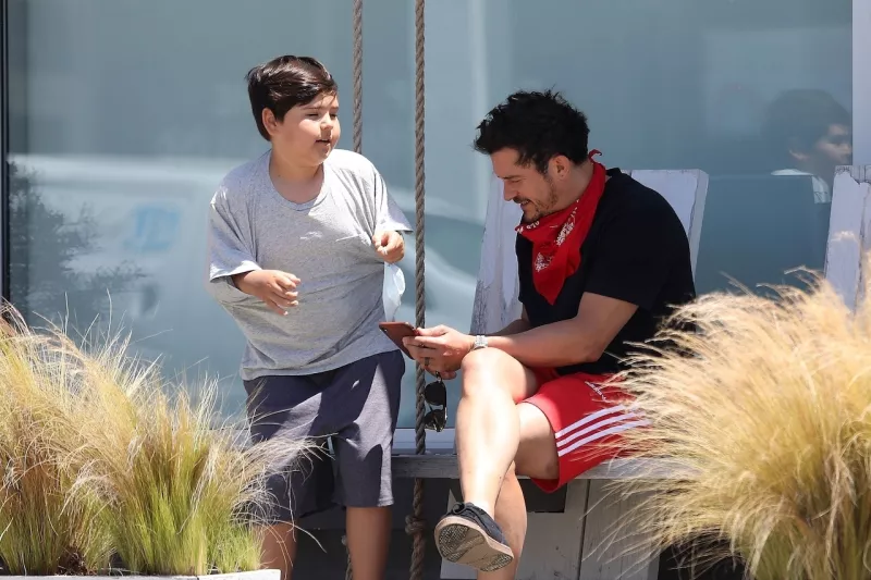 Flynn y Orlando Bloom