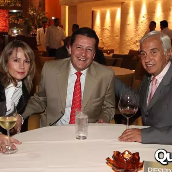 Jaqueline Gómez Obregon,José Gómez Obregon,Gerardo Martínez