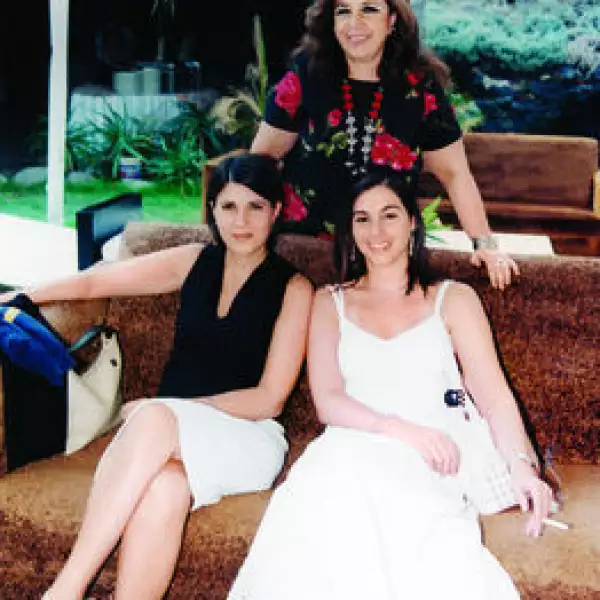 Ana Sherer, María Sherer, Mariana Igartua Sherer