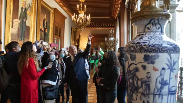 amlo en palacio3.jpeg