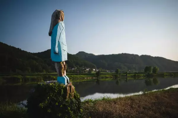 SLOVENIA-US-TRUMP-SCULPTURE-OFFBEAT