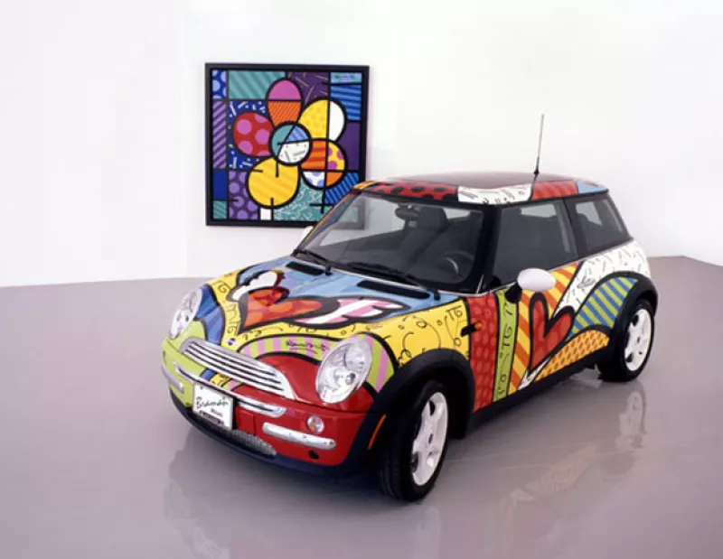 De coches a movimientos sociales, pasando por la música. Te presentamos las mejores colaboraciones de Romero Britto con grandes marcas como BMW y Absolut.