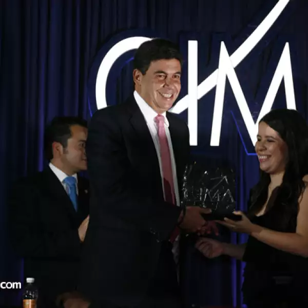 Arturo Elias Ayub,Angeline Gutiérrez