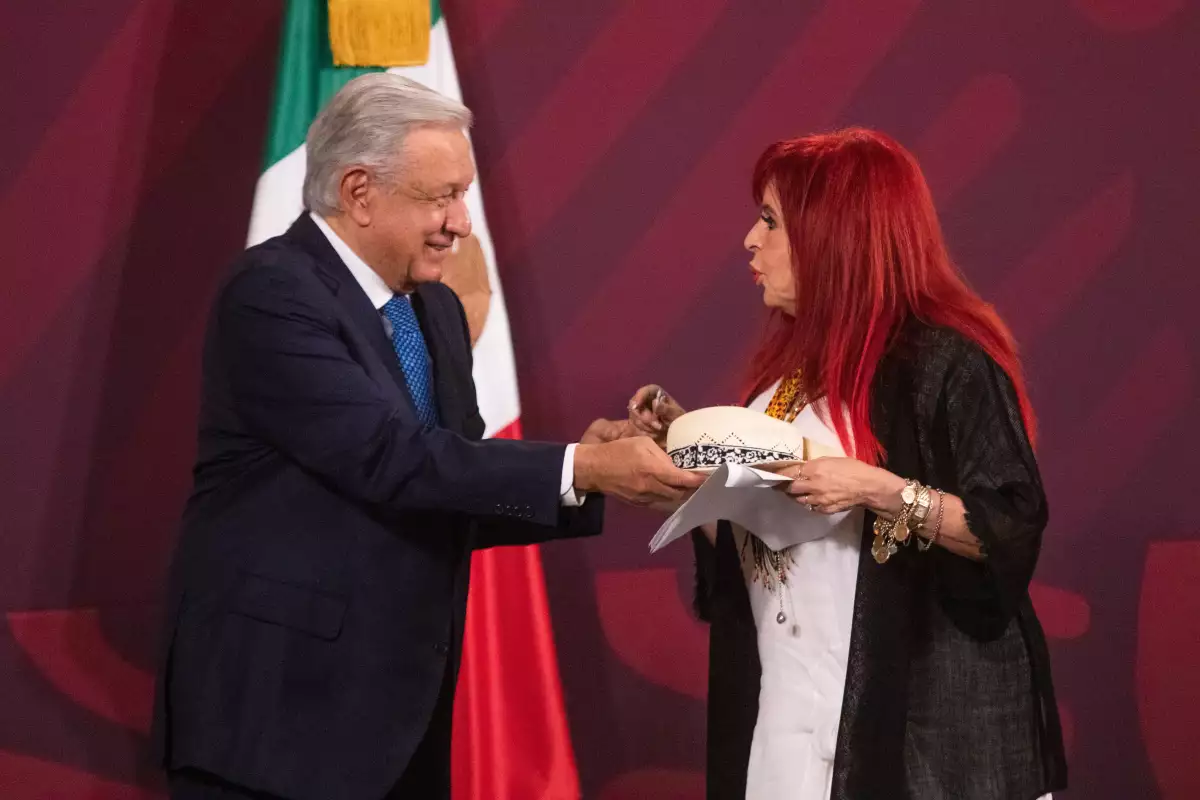 AMLO y Layda Sansores-1