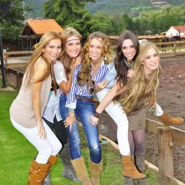 Fanny Sáenz,Caro Zepeda,Paloma Gascón,Ivonne Orendain,Anette Meier.