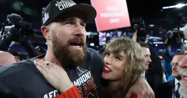 taylor-swift-travis-kelce-no-planean-boda.jpg
