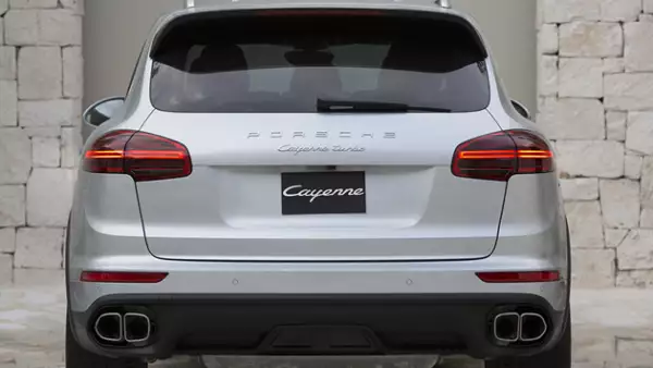 El ahorro del combustible no es la única virtud de este vehículo. Este modelo tiene una batería de iones de litio con capacidad energética de 10.9 kWh, ¿qué significa esto? En pocas palabras, la au...