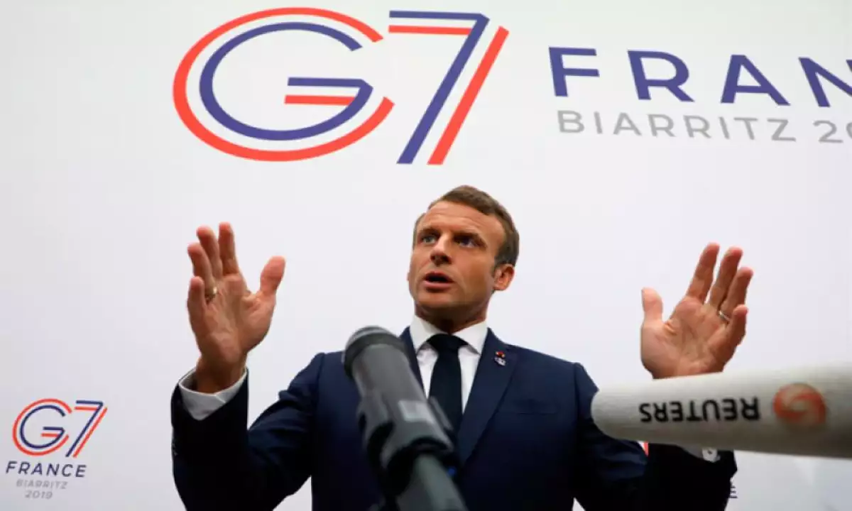 Emmanuel Macron contra Jair Bolsonaro 3.jpg