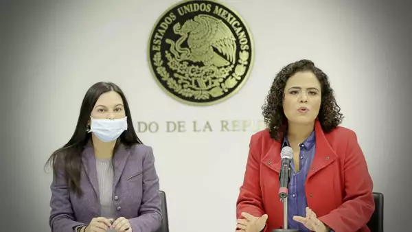 Conferencia senadoras PAN