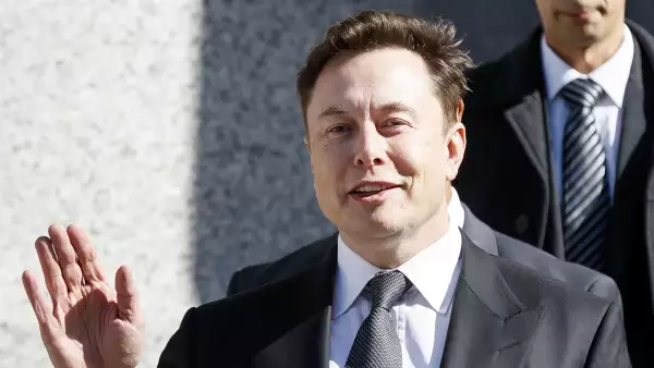 Elon Musk lanza una oferta millonaria para comprar Twitter