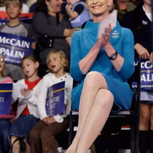 Este look nos hace recordar a Audrey Hepburn.