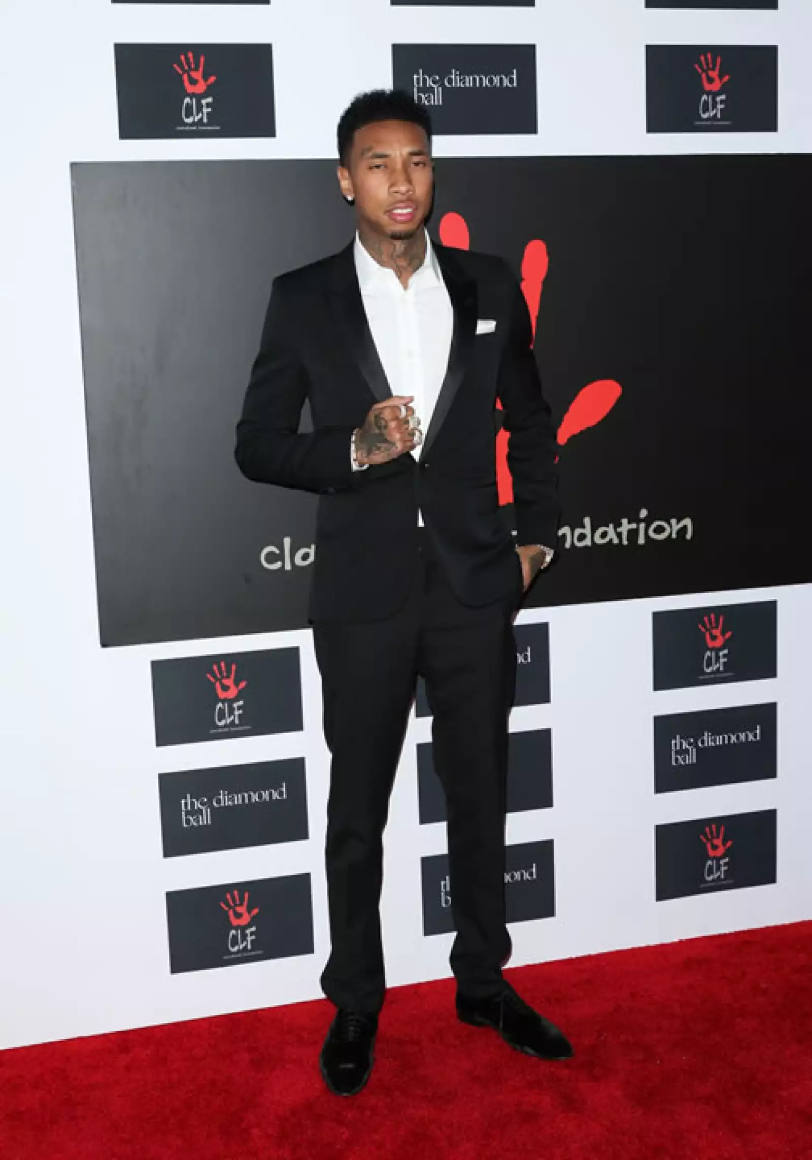 Aunque no posaron juntos, Tyga acompañó a su novia Kylie en el evento.
