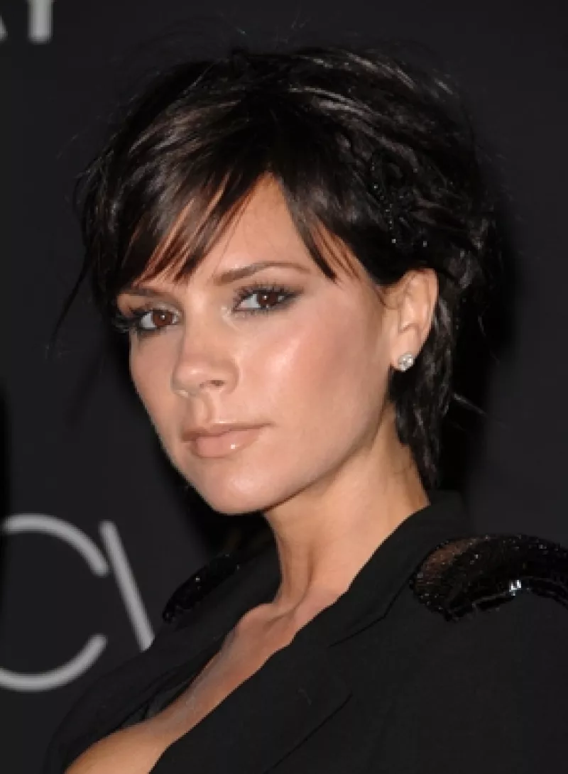 La ex Space Girls fue víctima de la delincuencia, luego de que fue asaltada una furgoneta que portaba una colección de vestidos diseñados por la cantante.