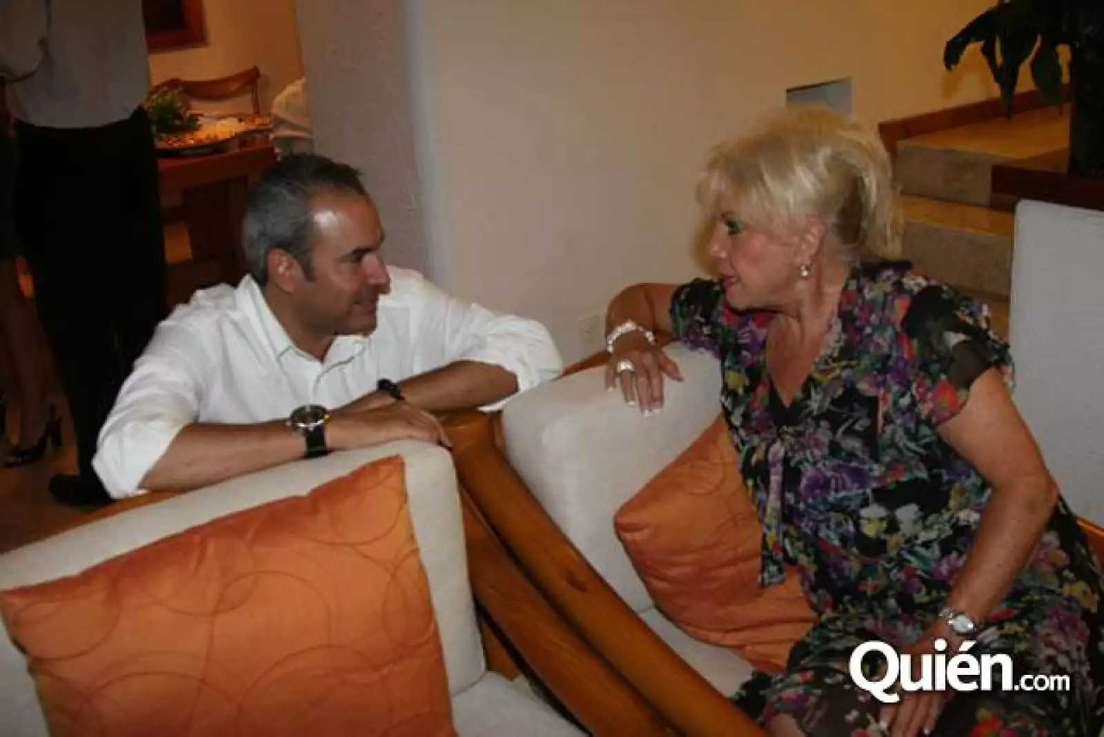 Fiesta de Fernando Lebrija por sus 2 diosas de plata