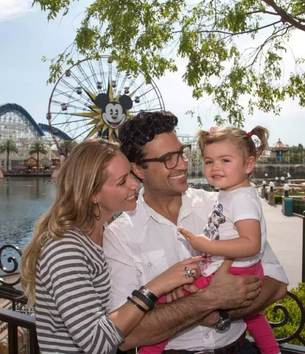 El amor de Jaime y Heidi hacia su pequeña no se puede ocultar.