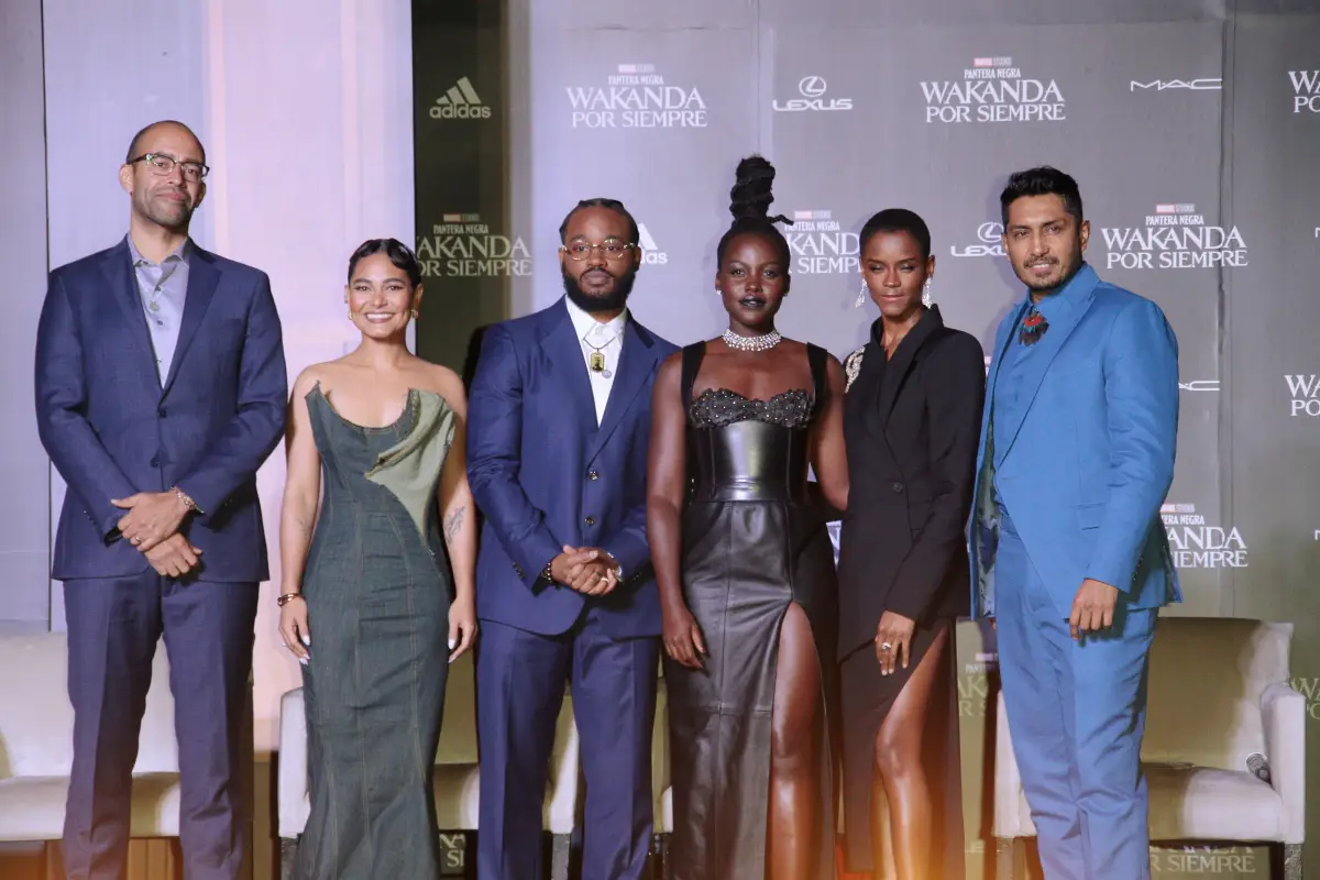 Nate Moore, Mabel Cadena, Ryan Coogler, Lupita Nyong'o, Letitia Wright y Tenoch Huerta