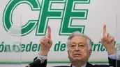 Manuel Bartlett, director de la CFE, se ha convertido en el personaje más cercano al presidente en cuanto a política energética.