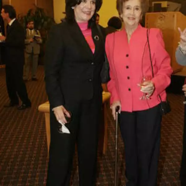 Pilar Regil, Guadalupe Regil