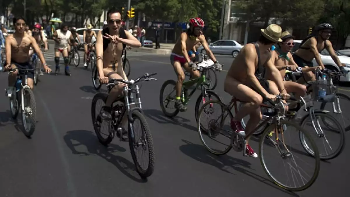Ciclistas desnudos