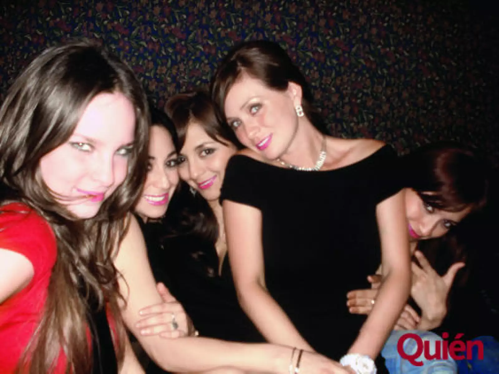 Belinda con sus amigas