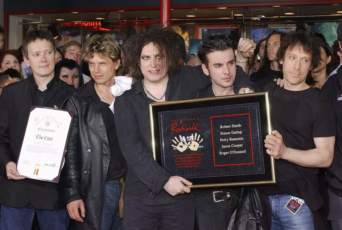 Muere Perry Bamonte guitarrista y tecladista de The Cure