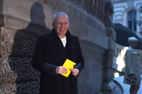 Louis Vuitton : Front Row  - Paris Fashion Week Womenswear Fall/Winter 2018/2019