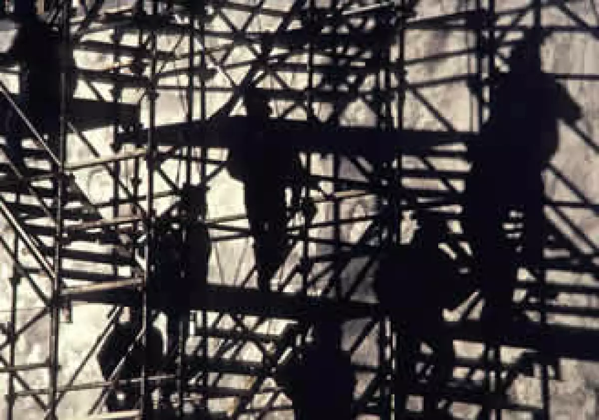 El número de obreros en la construcción disminuyó 3.6% en el sexto mes del año. (Foto: Photos to go)