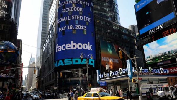 Los medios de comunicación nacionales y extranjeros están a la expectativa de si la OPI de la red social fracasará o será un éxito en el Nasdaq.