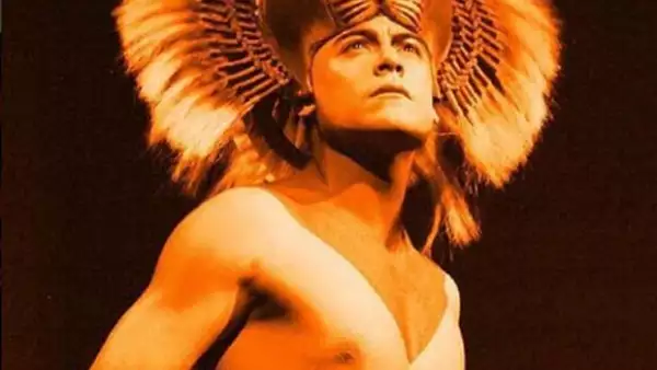 El protagonista de la obra de teatro no podrá apoyar la pierna derecha durante una semana.