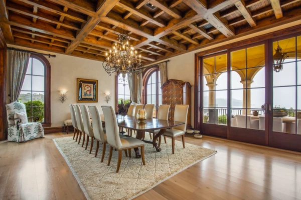 sothebys-belvedere-comedor