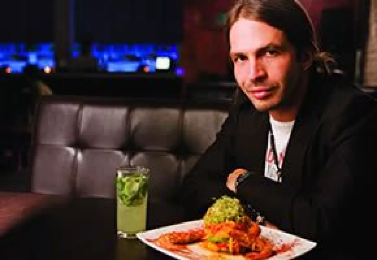 Sergio Vallin, guitarrista de Maná.