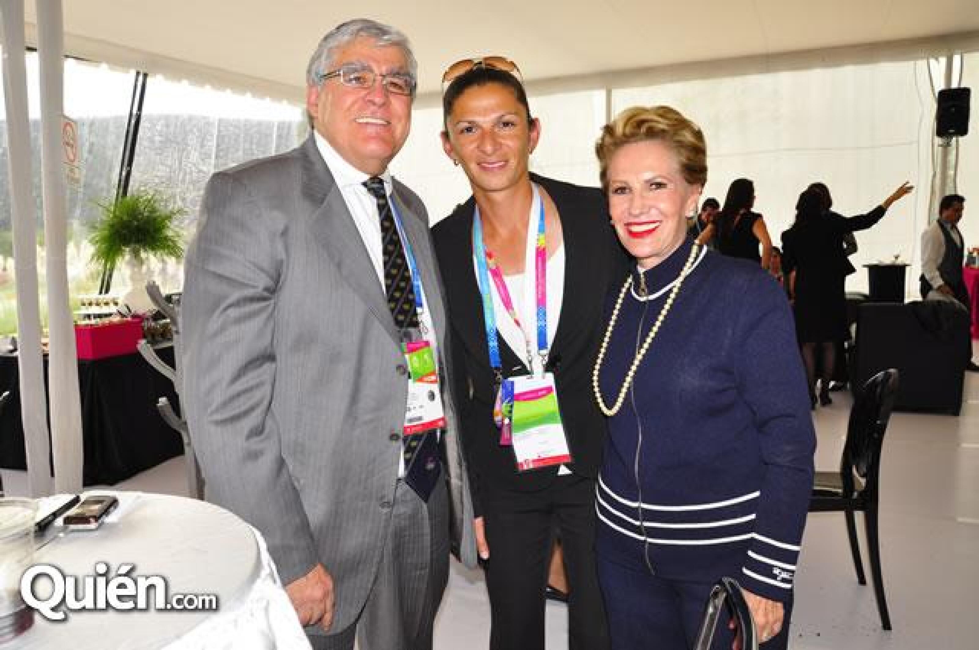 Nelson Vargas y Ana Gabriela Guevara en la inauguración d...