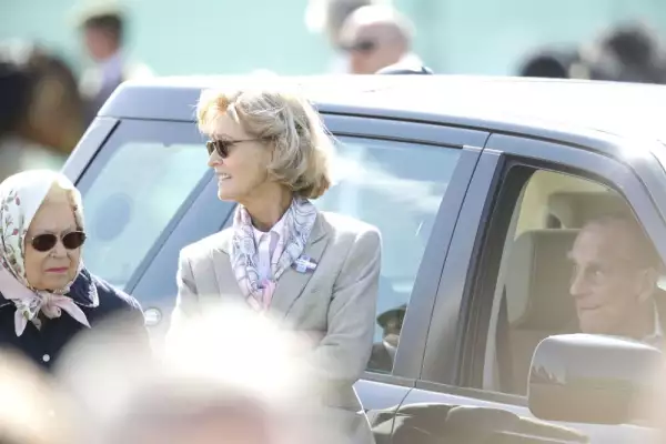 Reina Isabel II, Penny Knatchbull y el duque de Edimburgo