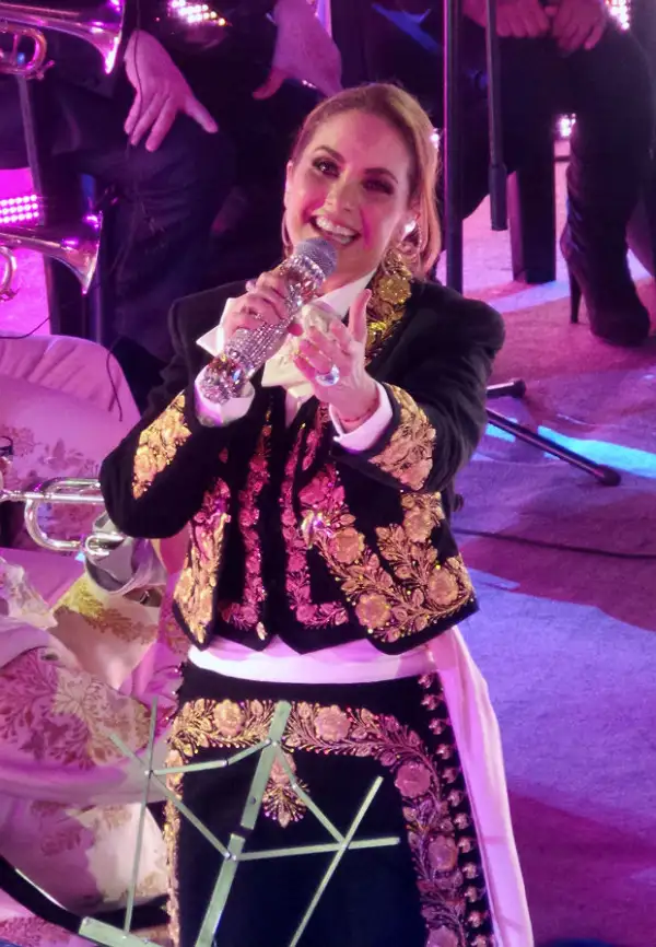 Lucero confesó estar feliz de estar nuevamente con su público en un palenque.
