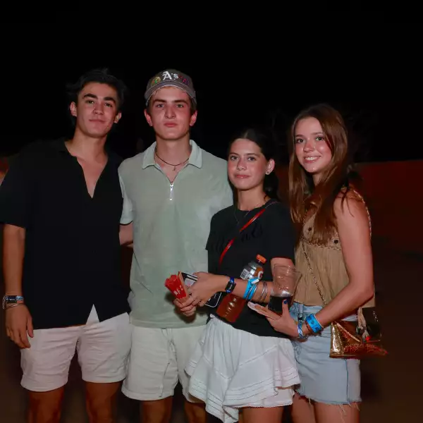 Diego Mendez , Óscar Cano , Isabella García y Alexandra Goeter