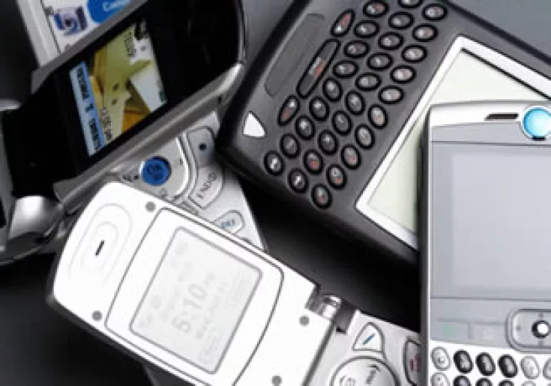 En México, 3.6 de cada 10 usuarios de smartphone sólo lo utilizan para llamar y enviar mensajes de texto. (Foto: Jupiter Images)