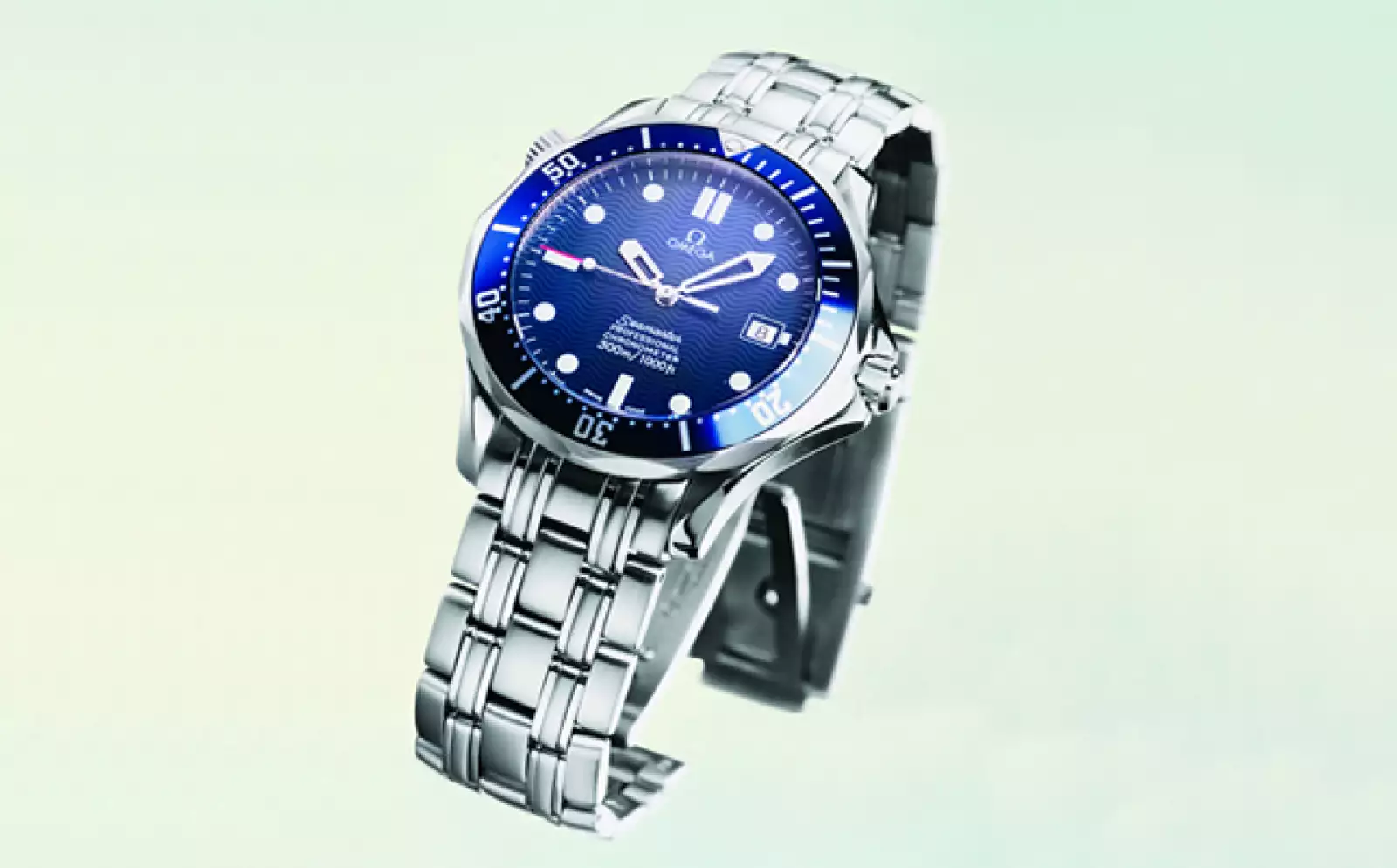 En Quantum Solace (2008), el 007 conservó el Planet Ocean pero en una versión un poco más pequeña. Tampoco contó con gadget alguno.