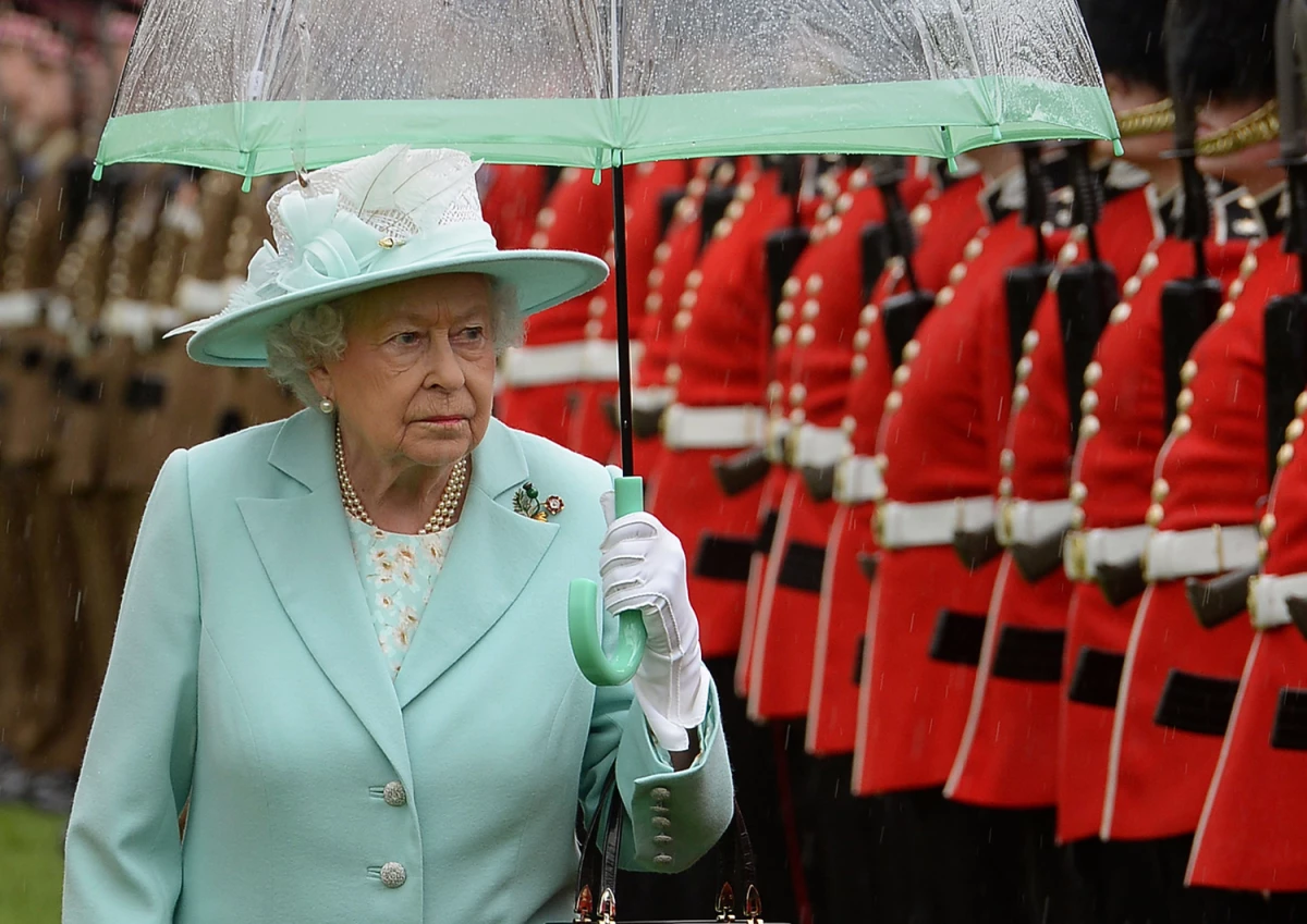 Reina Isabel II