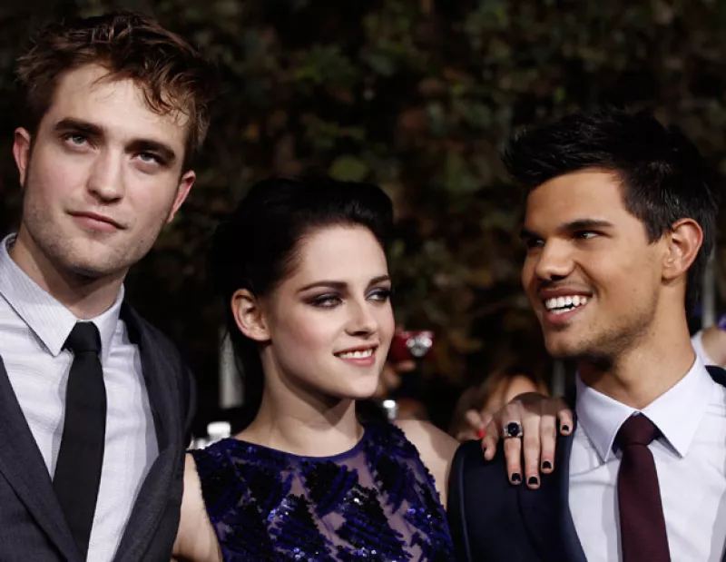 Comienza el rumor de que el protagonista de la saga de vampiros no quiere estar en el estreno de la última parte debido a que se siente humillado por Kristen Stewart.