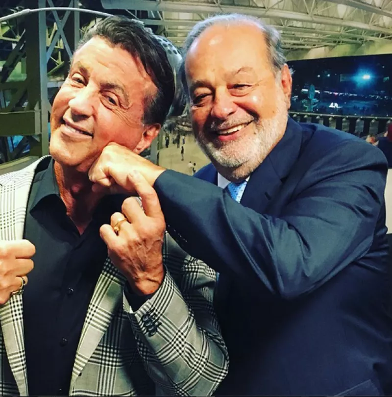 El actor fue parte del Encuentro Anual de Becarios México Siglo XXI organizado por Fundación Telmex y claro que el empresario mexicano estuvo ahí como buen anfitrión.