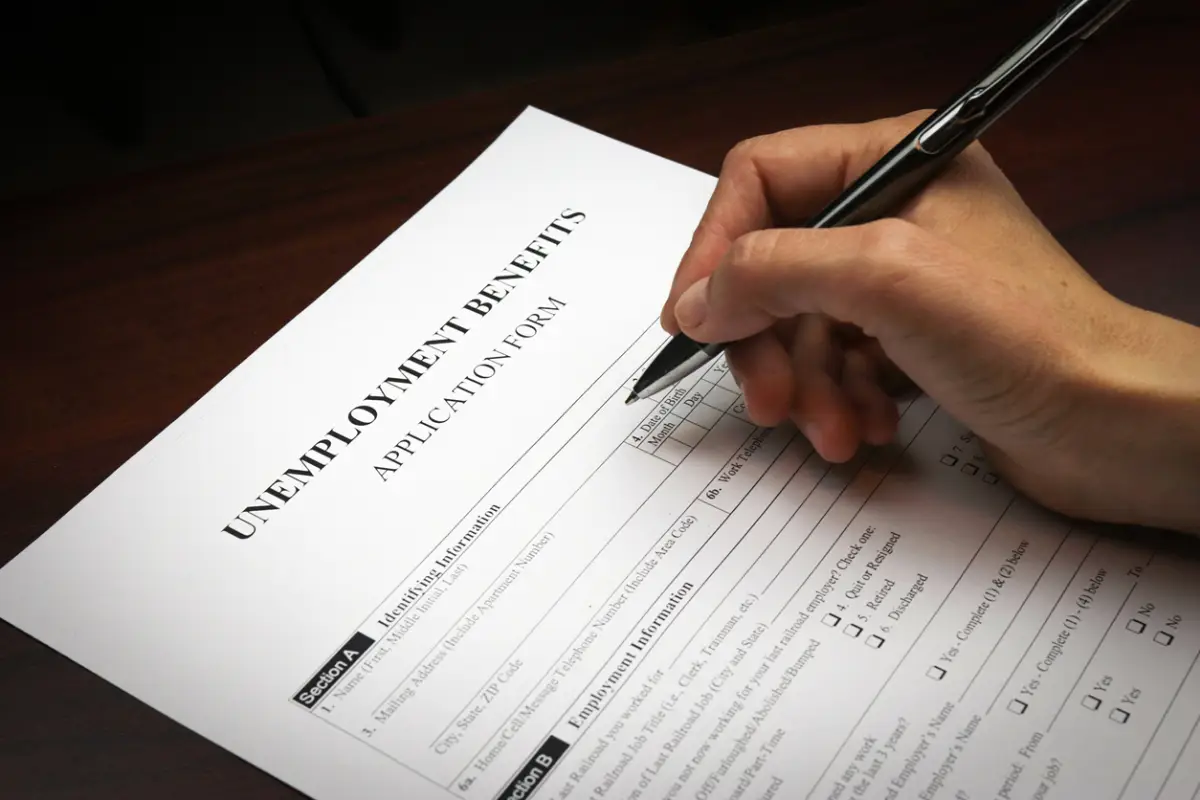 Aumentan solicitudes de ayuda por desempleo en EU