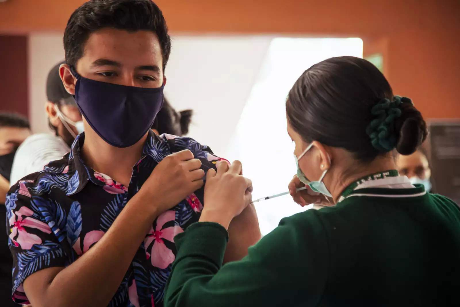 Cualquier mexicano mayor de 18 años puede acceder a la vacuna