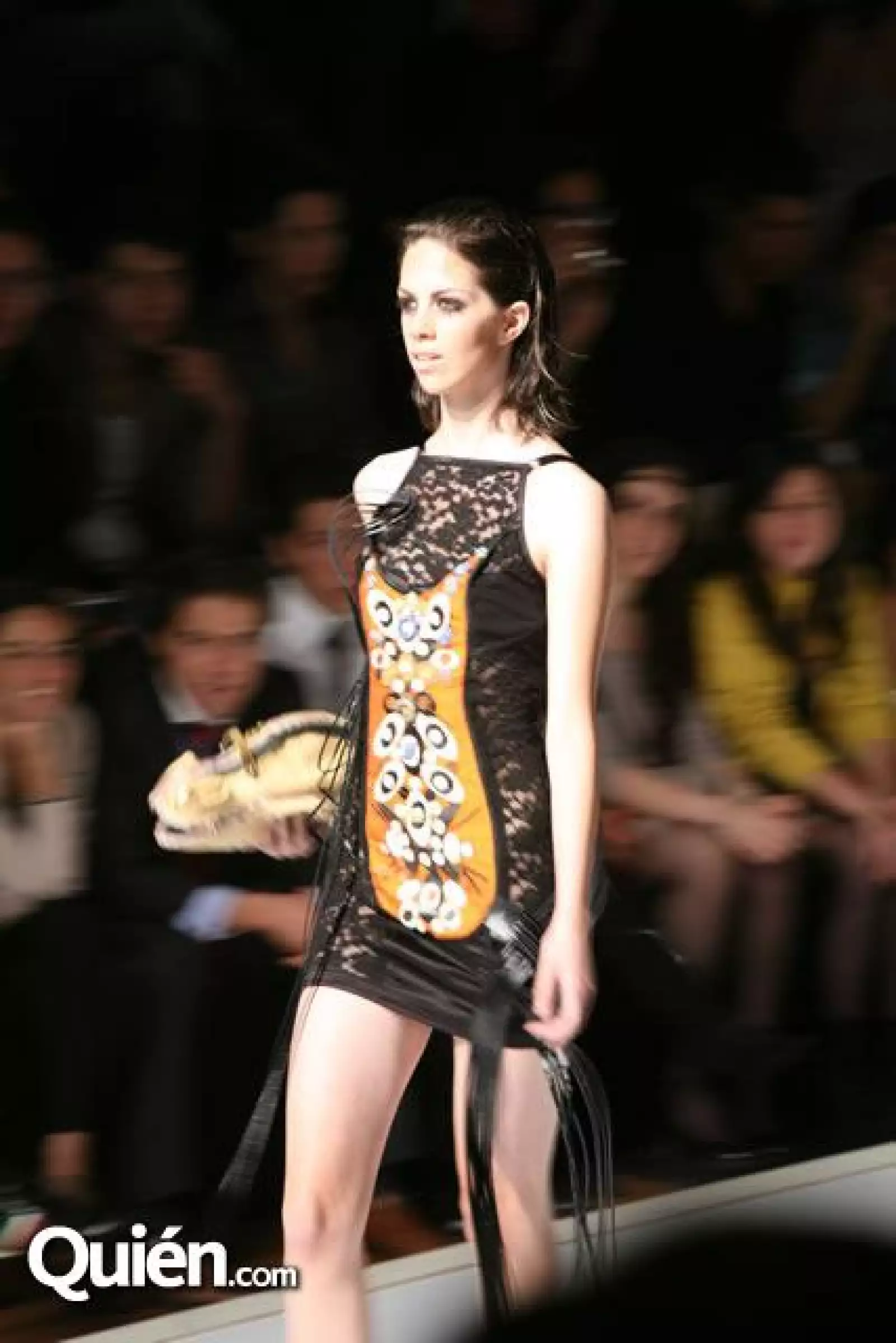 IDM desfile Cesar Arellanes