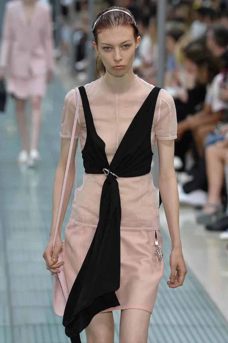 Alyx : Runway 