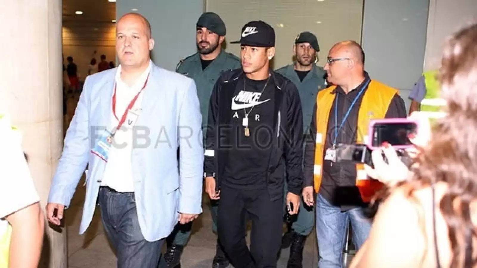 Neymar es presentado con el FC Barcelona