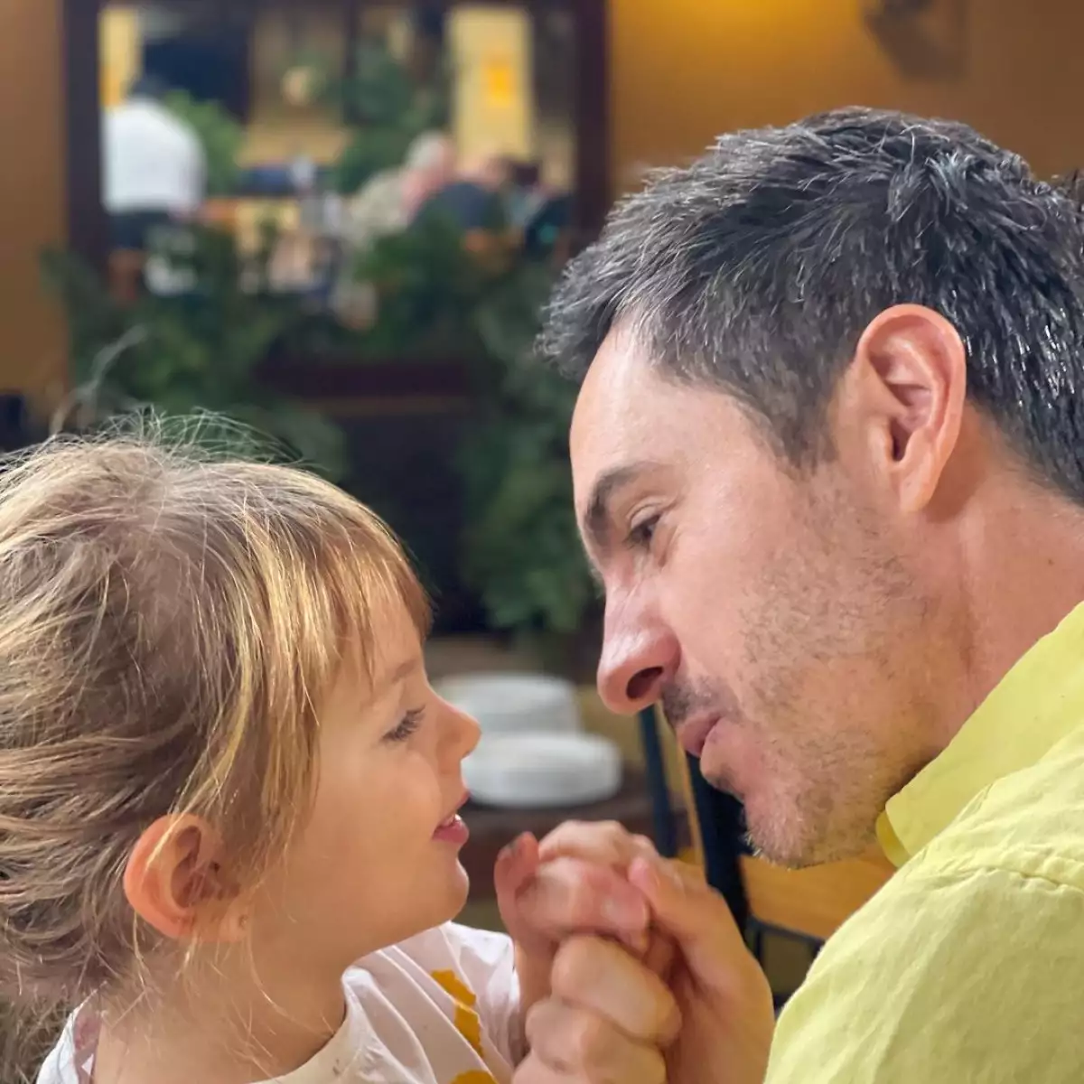 Mauricio Ochmann y Kailani