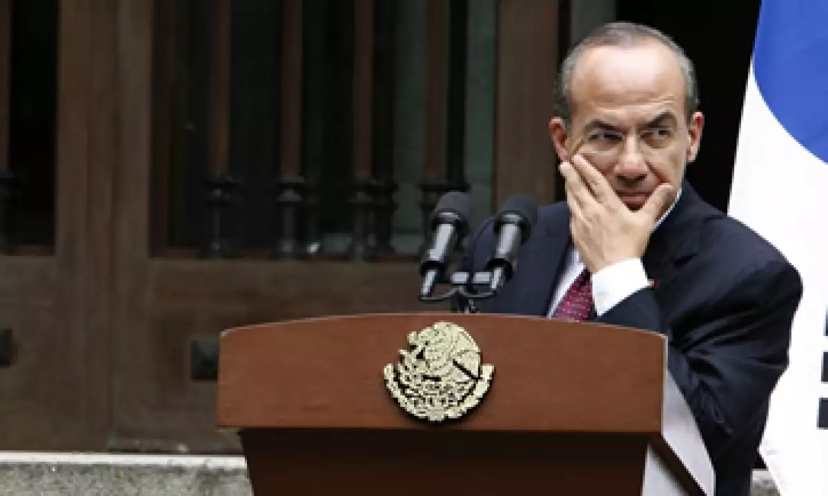 Los usuarios que deseen plantear preguntas al Presidente Calderón podrán hacerlo antes del 5 de septiembre. (Foto: AP)