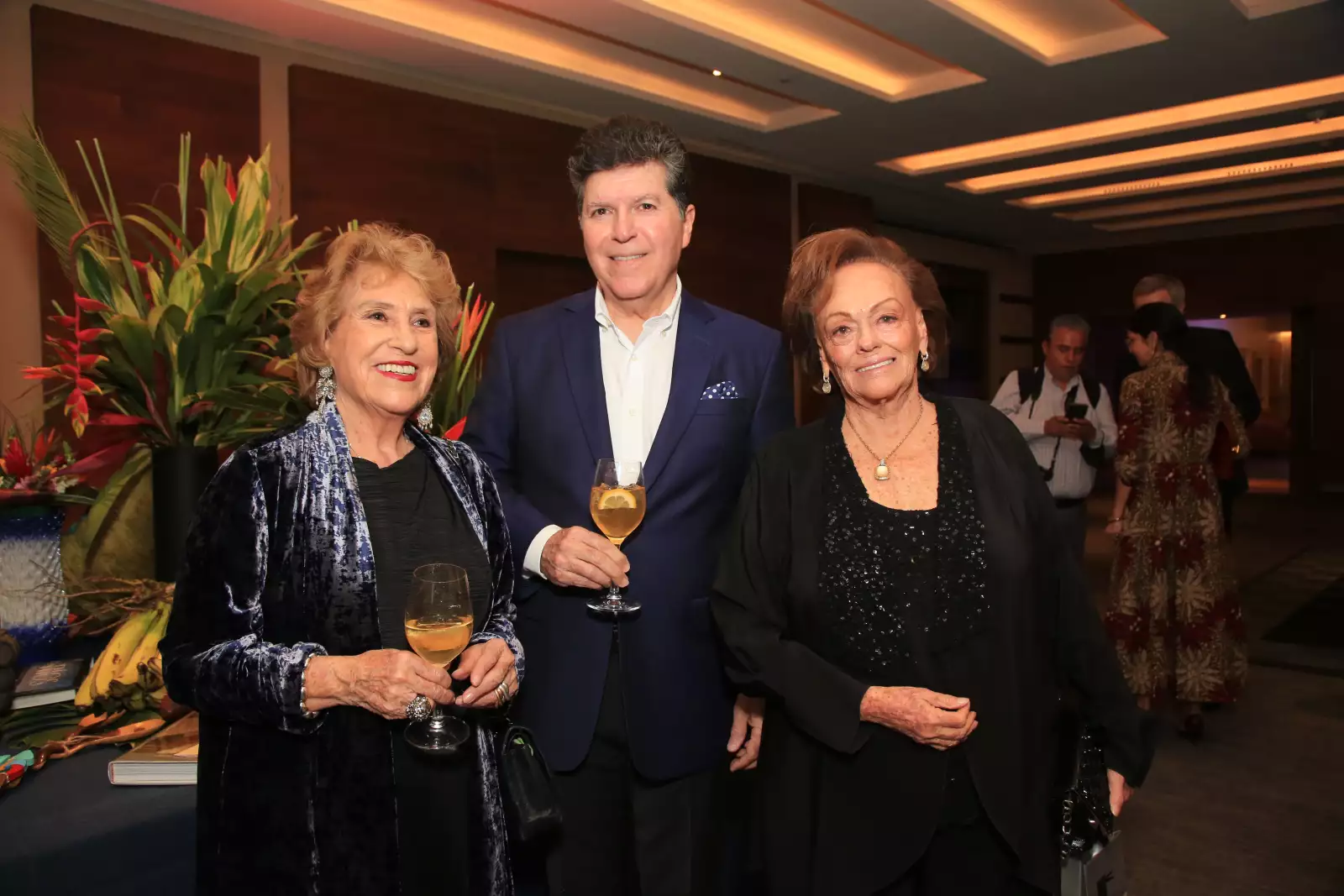 Laura B. de Caraza Campos, Luis Ros y Susana Palazuelos 