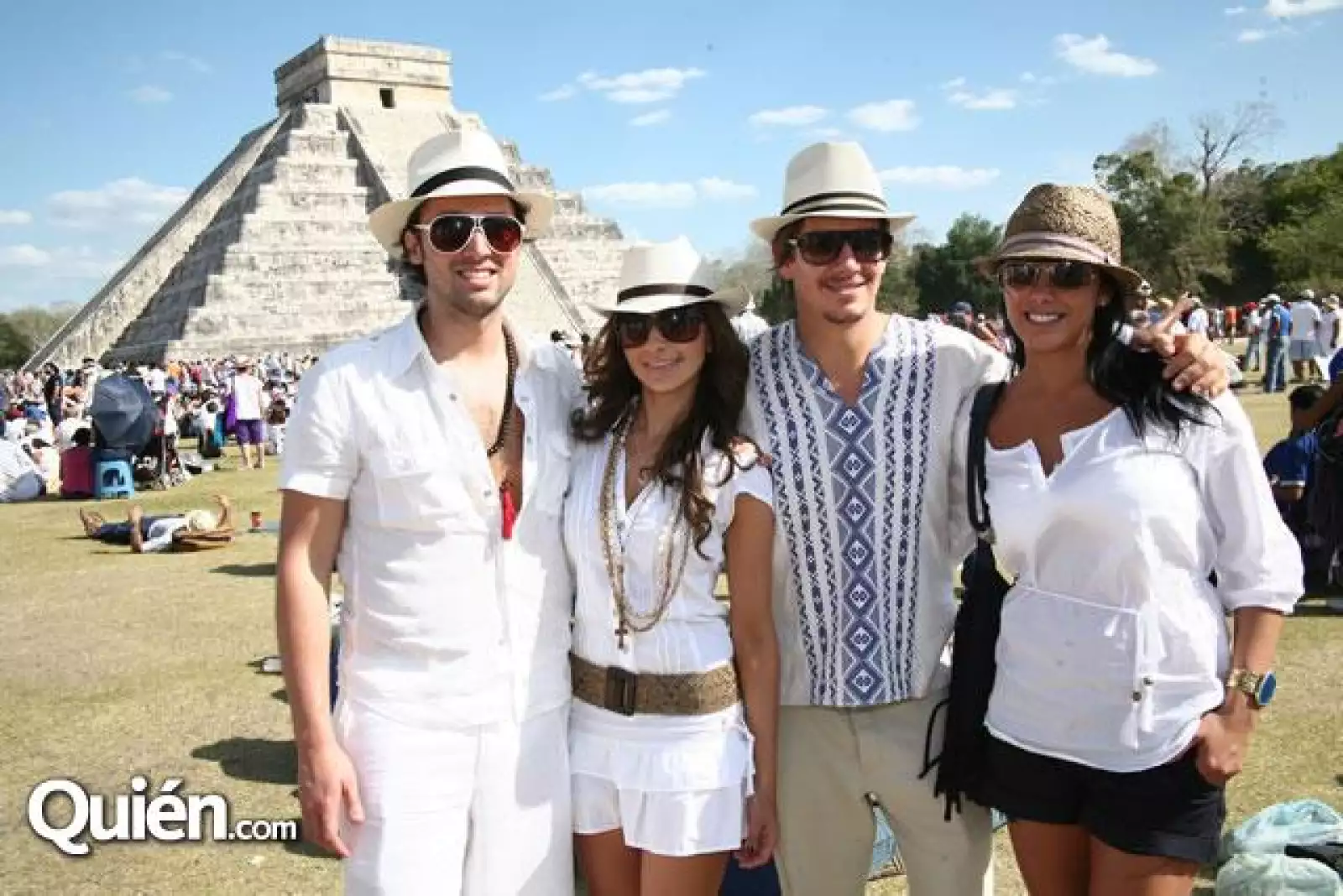 Carlos Girón,Olga Hernández,Bobby Domínguez,María del Valle